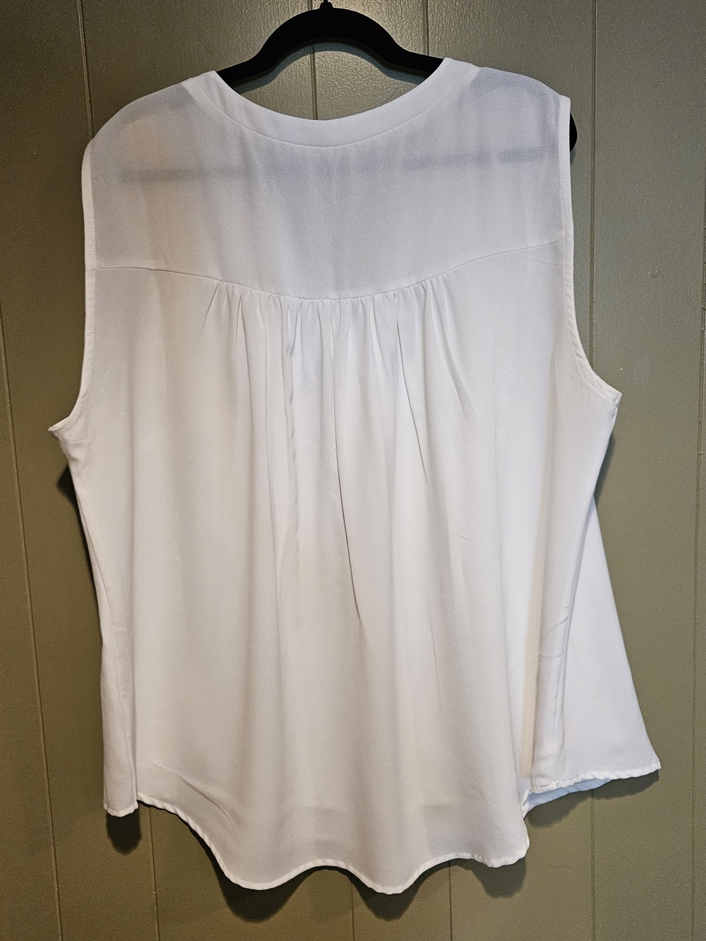 Missy Lili White Sleeveless Blouse 2X Plus Size V-Neck Flowy Career Casual Top - Picture 2 of 4